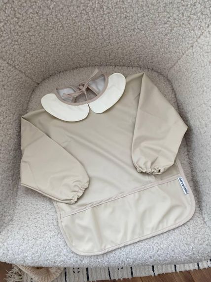 Нагрудник дитячий з рукавами для годування та творчості Бежевий з комірцем | Зображення 1