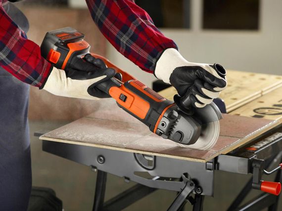 Шліфмашина кутова - болгарка акумуляторна BLACK+DECKER BCG720N | Зображення 3