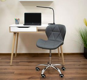 Мобільний робочий стілець Рокі хромована хрестовина з колесиками, м'яке сидіння сірий шкірозамінник