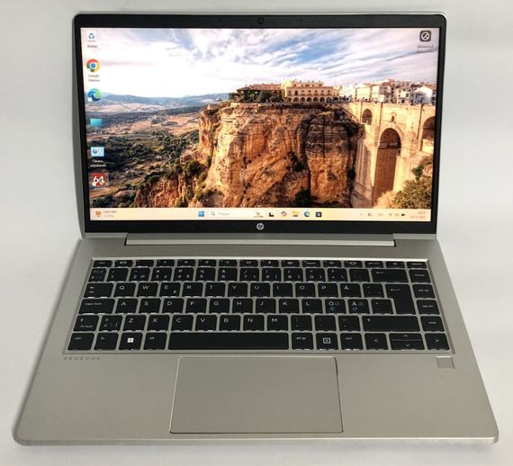Ультрабук Б-класс HP ProBook 440 G8 / 14" (1920x1080) IPS / Intel Core i3-1125G4 (4 (8) ядра по 2.0 - 3.7 GHz) / 8 GB DDR4 / 128 GB SSD / Intel UHD Graphics / WebCam / Win 11 Pro б/у | Зображення 1
