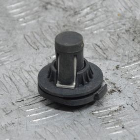 Відбійник капота Renault Laguna III 2007-2015 Відбійник кришки капота Рено Лагуна 3 658220001R