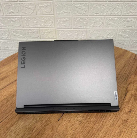 Ноутбук Lenovo Legion Slim 5 144Hz Ryzen 5 7640HS 16GB SSD 512GB RTX 4060 Б/В | Зображення 6