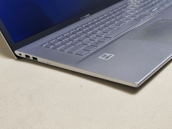 Ультрабук Asus Vivobook S712JA6 / 17.3" (1920x1080) IPS / Intel Core i5-1035G1 (4 (8) ядра по 1.0 - 3.6 GHz) / 8 GB DDR4 / 256 GB SSD / Intel UHD Graphics / WebCam б/у | Зображення 2