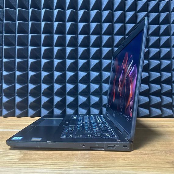 Ноутбук Б-класс Dell Latitude E5470 / 14" (1920x1080) IPS / Intel Core i5-6300U (2 (4) ядра по 2.4 - 3.0 GHz) / 8 GB DDR4 / 128 GB SSD / Intel HD Graphics 520 / WebCam б/у | Зображення 3