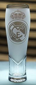 Пивний келих крафтовий 440 мл Реал Мадрид Real Madrid з гравіюванням подарунок для фаната ФК  футбольний матовий