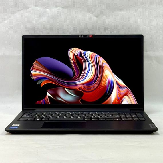 Ноутбук Lenovo V15 G4 IAH / 15.6" (1920x1080) IPS / Intel Core i5-12500H (12 (16) ядер по 2.3 - 4.5 GHz) / 24 GB DDR4 / 512 GB SSD / Intel Iris Xe Graphics / WebCam / Windows 11 Pro б/в | Зображення 1
