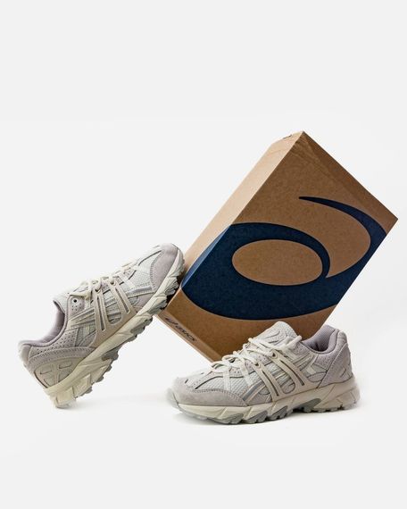 Демісезонні кросівки Asics колір бежевий | Зображення 8