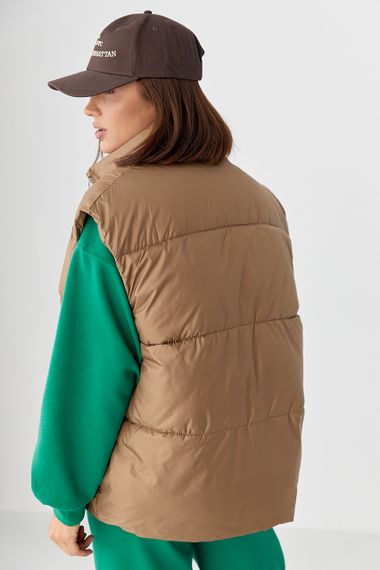 Жіноча тепла подовжена жилетка - коричневий цвет, XL (є розміри) | Зображення 1