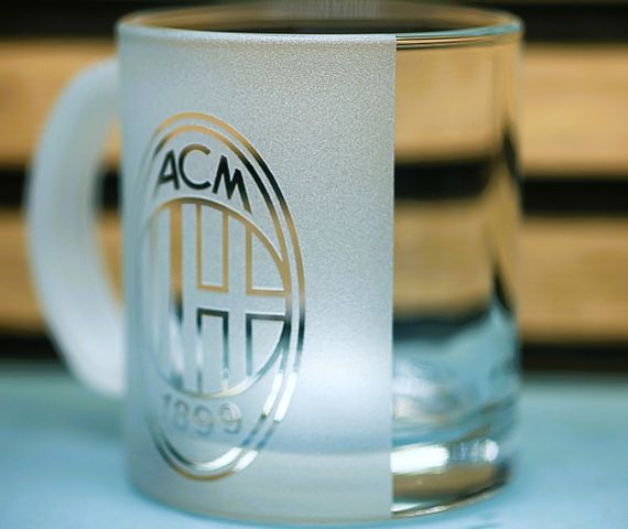 Скляна чашка 320 мл ФК Мілан AC Milan  з гравіюванням подарунок для фаната  футбольна кружка | Зображення 2