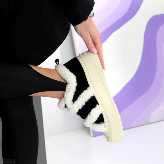 Черные спортивные замшевые зимние автоледи на бежевой подошве | Зображення 9