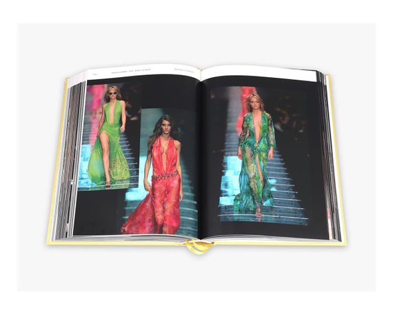 Книга про модні колекції Версаче з ілюстраціями Versace Catwalk: The Complete Collections. Tim Blanks | Зображення 2