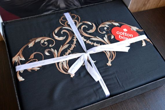 Комплект постельного белья с вышивкой Cotton Box Brode Saten 200×220 Sarita Bordo | Зображення 4