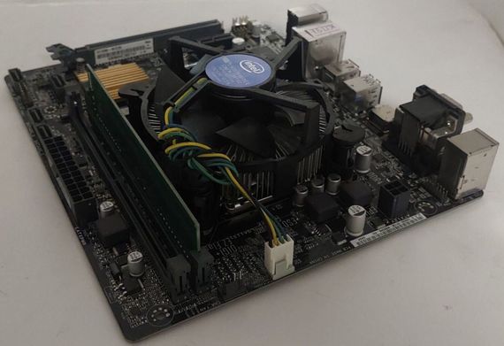 Комплект: материнська плата Asus H110M-R / Intel Core i3-7100 (2(4) ядра по 3.9 GHz) / 4GB DDR4 / Intel HD Graphics 620 / Socket LGA1151 / Кулер б/в | Зображення 5