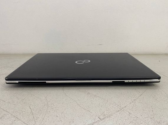 Ультрабук Б-класс Fujitsu LifeBook S936 / 13.3" (1920x1080) IPS / Intel Core i5-6200U (2 (4) ядра по 2.3 - 2.8 GHz) / 8 GB DDR4 / 128 GB SSD / Intel HD Graphics 520 / WebCam б/у | Зображення 6