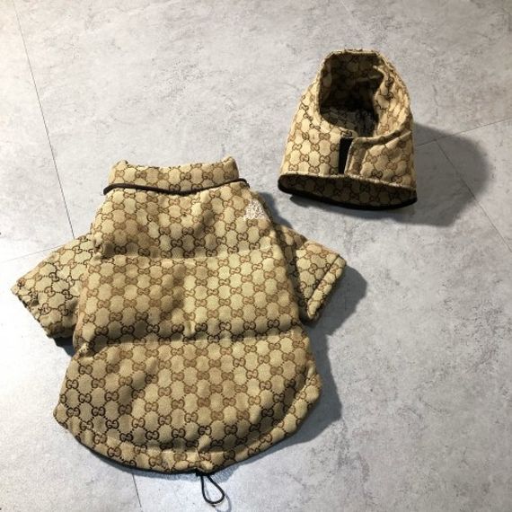 Брендовая зимняя куртка для собак GUCCI с капюшоном на змейке, с шелковой подкладкой, бежевая | Зображення 2