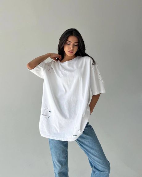 Довга жіноча футболка оверсайз з порізами колір білий розмір 48/52 PP027