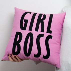 Подушка диванна з оксамиту Girl boss 45x45 см (45BP_20F002)