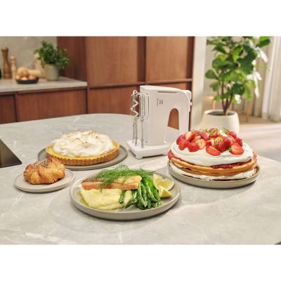 Миксер Electrolux EHM4W | Зображення 2