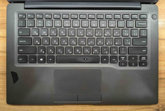 Ультрабук Б-клас Dell Latitude 7400 / 14" (1920x1080) IPS / Intel Core i7-8665U (4 (8) ядра по 1.9 - 4.8 GHz) / 16 GB DDR4 / 512 GB SSD / Intel UHD Graphics 620 / WebCam / HDMI / Windows 10 б/в + Подарунок Бездротова миша / USB | Зображення 2