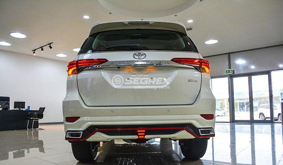 Комплект обвісів Lexus-TRD V2 для Toyota Fortuner 2015- рр | Зображення 2