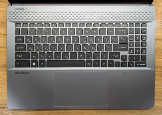 Мобильная рабочая станция MSI Creator Pro Z16P / 16" (2560x1600) IPS / Intel Core i9-12900H (14 (20) ядер по 3.8 - 5.0 GHz) / 64 GB DDR5 / 1000 GB SSD / nVidia RTX A5500, 16 GB GDDR6, 256-bit / WebCam / TouchID / Windows 11 б/у | Зображення 2