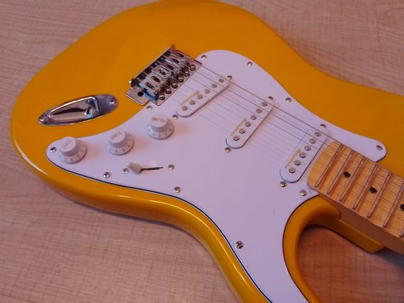 Электрогитара Fender Stratocaster Yngwie Malmsteen горчичный China | Зображення 1
