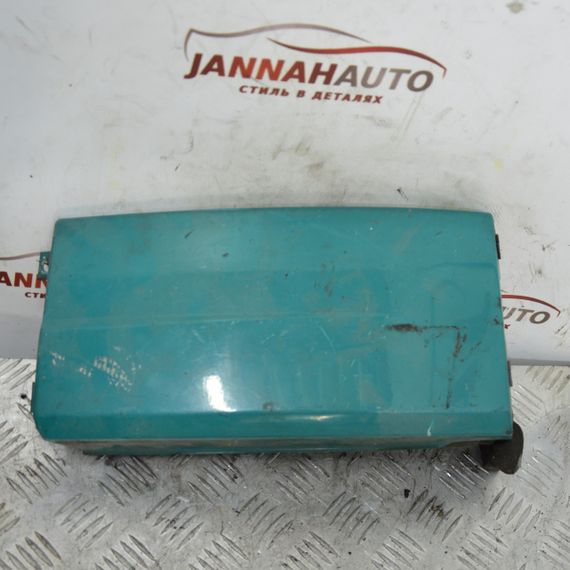 Накладка передньої правої фари Volkswagen Transporter T4 1990-2003 Накладка фари Фольксваген Транспортер т4