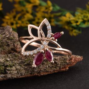 Кольцо из красного золота с рубинами 21.5