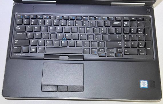 Мобильная рабочая станция Б-класс Dell Precision 7520 / 15.6" (1920x1080) IPS / Intel Core i7-7820HQ (4 (8) ядра по 2.9 - 3.9 GHz) / 16 GB DDR4 / 256 GB SSD / nVidia Quadro M1200, 4 GB GDDR5, 128-bit / WebCam б/у | Зображення 2