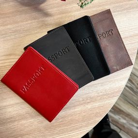 Шкіряна обкладинка для паспорта з написом 1940