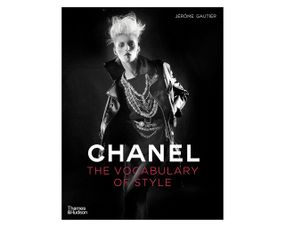 Книга про модний дім Шанель англійською Chanel: The Vocabulary of Style. Jérôme Gautier книги з історії моди