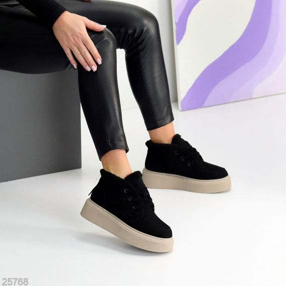 Стильные зимние черные замшевые ботинки на утолщенной бежевой подошве | Зображення 8