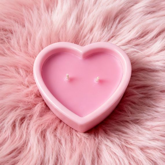 Масажна свічка з ароматом жуйки Candy Bubble Gum у формі серця, 70 мл Sex Aura | Зображення 6