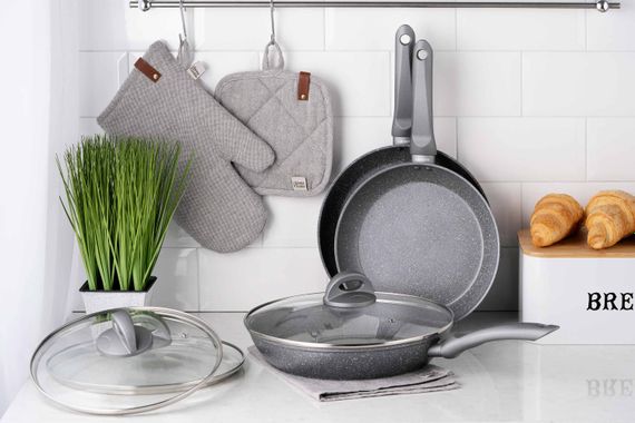 Сковорода ARDESTO з кришкою Gemini Gourmet Vasto, 24см, алюміній, сірий (AR1924GSL) | Зображення 2