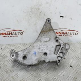 Кронштейн подушки двигуна правий 2.0 TDI Volkswagen Passat B7 2010-2014 Фольксваген Пассат б7 03L199207