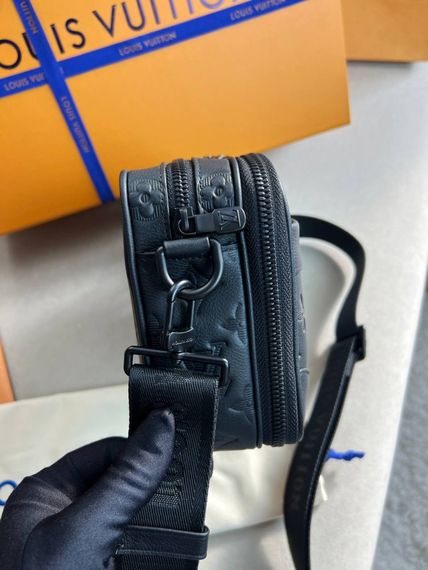 Месенджер чорний Louis Vuitton Alpha Wearable Monogram Shadow c860 | Зображення 5