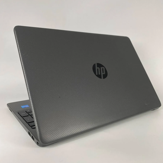 Ультрабук Б-класс HP 250 G8 / 15.6" (1920x1080) IPS / Intel Core i5-1135G7 (4 (8) ядра по 2.4 - 4.2 GHz) / 16 GB DDR4 / 256 GB SSD / Intel Iris Xe Graphics / WebCam / HDMI б/у + Подарок Беспроводная мышь / USB | Зображення 5