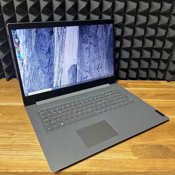 Ноутбук Б-клас Lenovo Ideapad 3 17ADA05 / 17.3" (1600x900) TN / AMD Ryzen 5 3500U (4 (8) ядра по 2.1 - 3.7 GHz) / 8 GB DDR4 / 256 GB SSD / AMD Radeon Vega 8 Graphics / WebCam б/в | Зображення 2