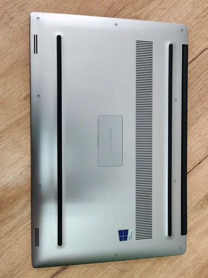 Ноутбук Dell Precision 5520/15.6 IPS/i7 7820HQ/16Gb/SSD240Gb/Quadro M1200-4Gb | Зображення 4
