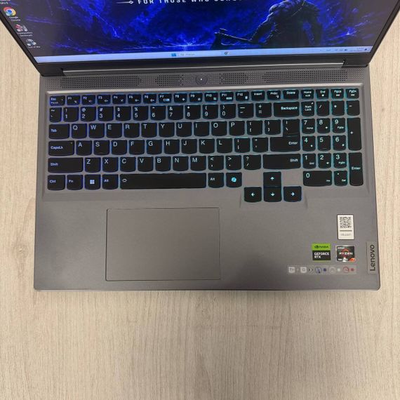 Игровой ноутбук Б-класс Lenovo Legion Slim 5 16ARP9 / 16" (2560x1600) IPS / AMD Ryzen 7 7435HS (8 (16) ядер по 3.1 - 4.5 GHz) / 16 GB DDR5 / 512 GB SSD / nVidia GeForce RTX 4070, 8 GB GDDR6, 128-bit / WebCam б/у | Зображення 2