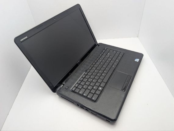 Ноутбук Dell Inspiron N5030 / 15.6" (1366x768) TN / Intel Pentium T4500 (2 ядра по 2.3 GHz) / 4 GB DDR3 / 250 GB HDD / Intel HD Graphics / WebCam / DVD-ROM / АКБ не тримає б/в | Зображення 5
