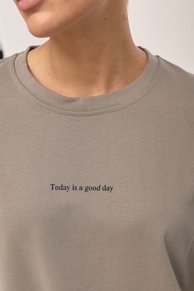 Однотонна футболка з написом вільного фасону - сірий цвет, ONE SIZE (є розміри) | Зображення 3