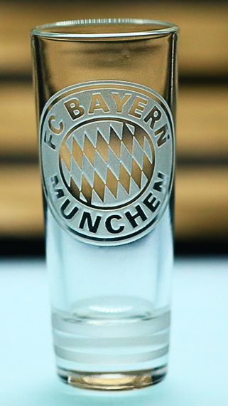 Скляна чарка 60мл ФК Bayern München Бавария з гравіюванням подарунок для фаната футбольна стопка