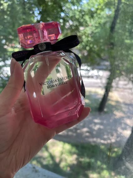 Женская парфюмированная вода Victoria's Secret Bombshell 100 мл | Зображення 3