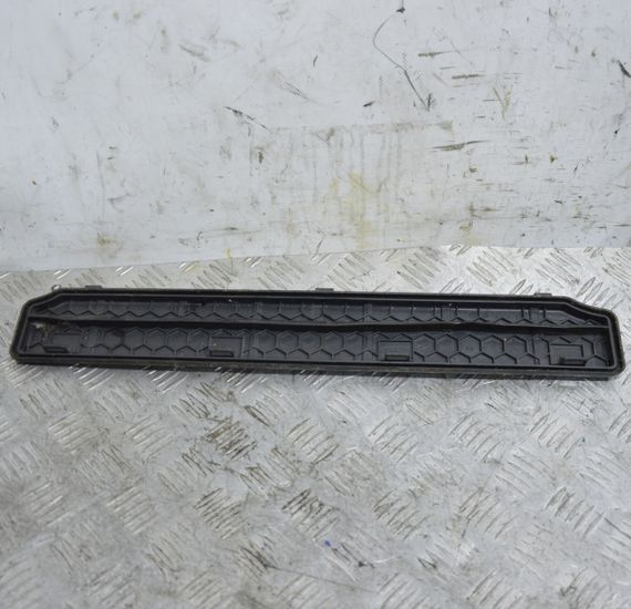 Накладка під лобове скло Mercedes W169 W245 2004-2012 Жабо лобового скла Мерседес A1698310244 | Зображення 1