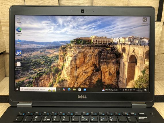 Ультрабук Dell Latitude E7470 / 14" (1920x1080) IPS / Intel Core i5-6300U (2 (4) ядра по 2.4 - 3.0 GHz) / 8 GB DDR4 / 256 GB SSD M.2 / Intel HD Graphics 520 / WebCam б/у | Зображення 2