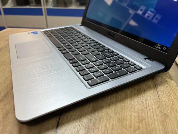 Ноутбук Asus X540L 15.6  HD intel core i3 5020U/4gb/1Tb HDD | Зображення 2