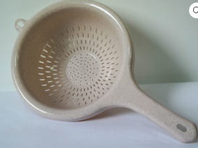 Друшляк з ручкою 74-кремовий  PL