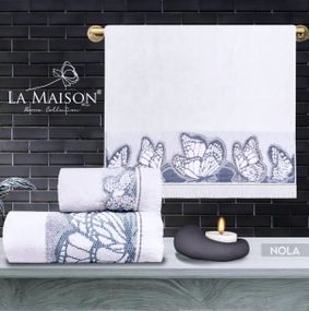Подарочный набор полотенец La Maison, 3 шт. со свечой Nola Ekru