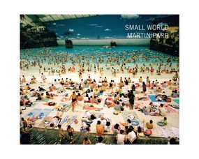 Книга найкращі фотографи світу роботи Мартіна Парра Martin Parr "Small World" подарункові книги для фотографів